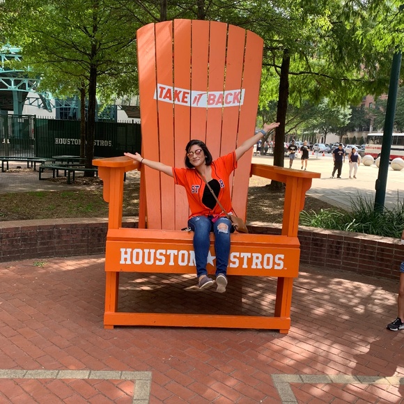 Meet your Posher, Amanda - Picture 2 of 2